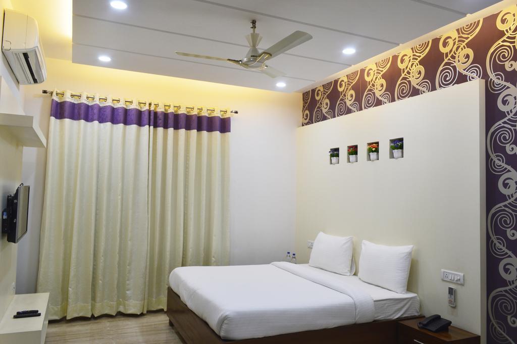 When In Gurgaon - Service Apartments, Near Medanta Medicity Делхи Екстериор снимка