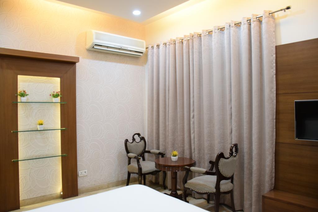 When In Gurgaon - Service Apartments, Near Medanta Medicity Делхи Екстериор снимка
